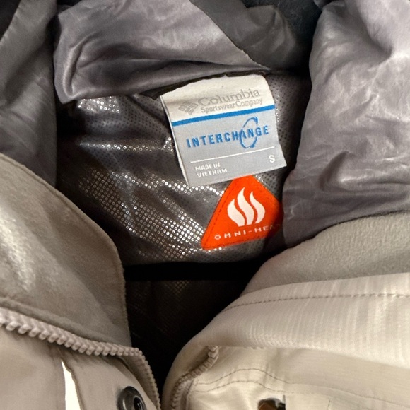 Women's Columbia Cream Parka with Faux Fur Hood - Picture 2 of 6